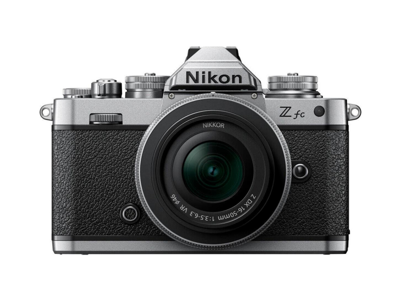 Nikon Z fc + Z 16-50mm f/3.5-6.3 VR srebrny